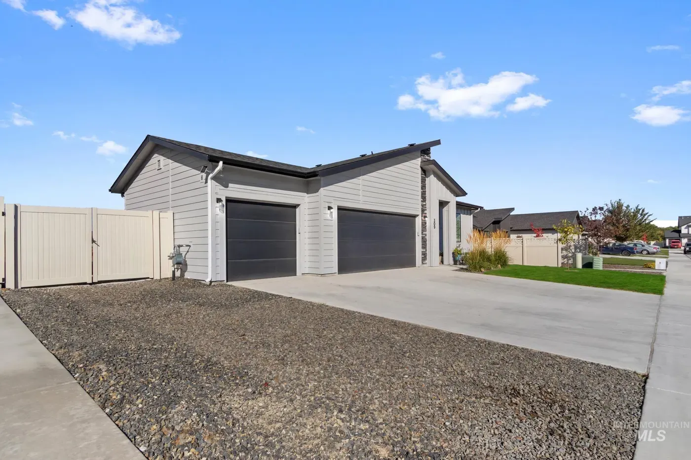 309 Black Onyx Ave, photo 2