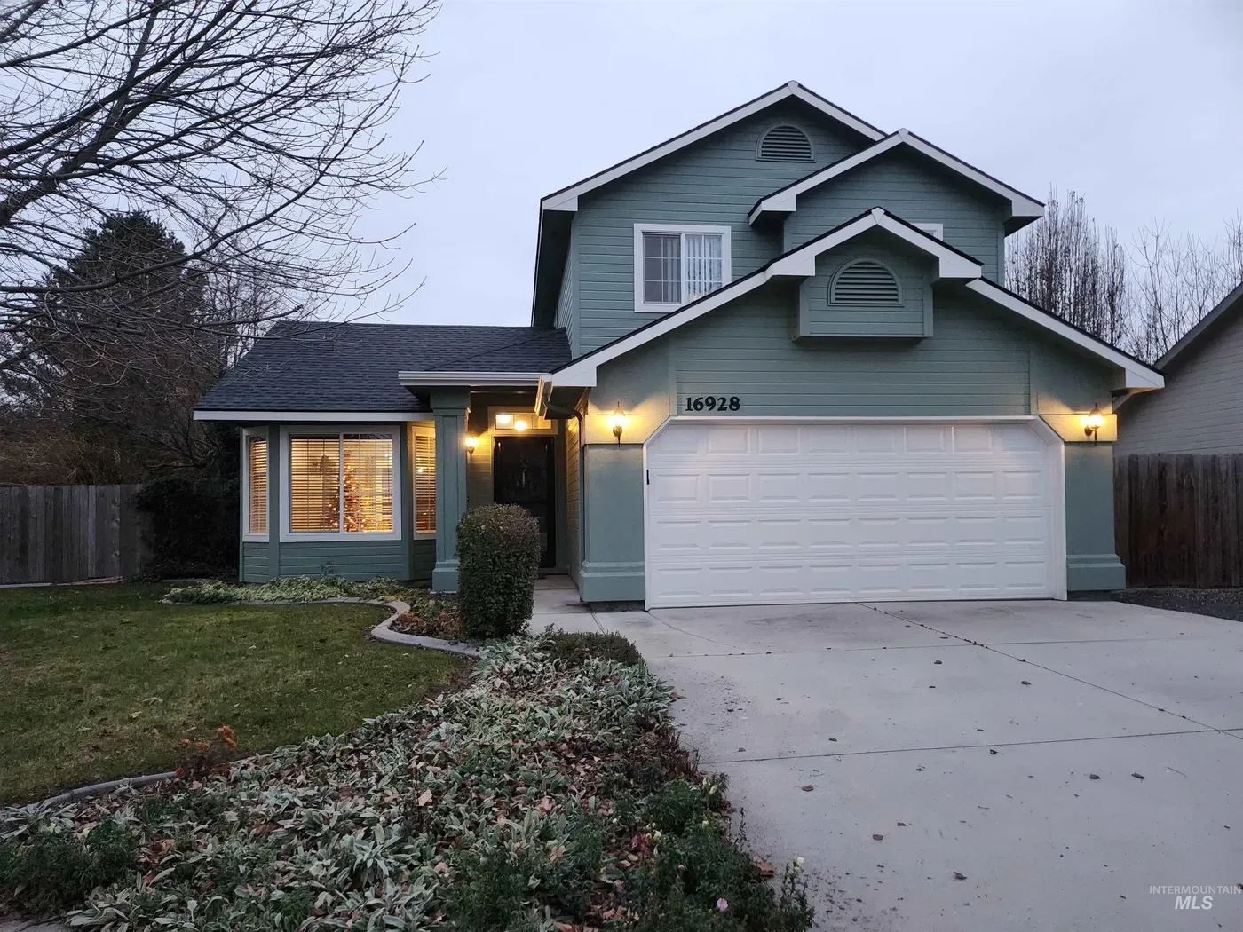 16928 N Chelford Loop, photo 2