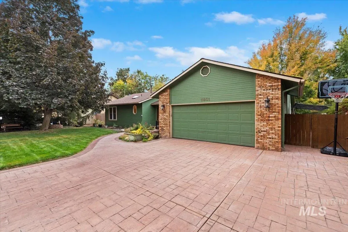 11801 W Violet Dr., photo 3