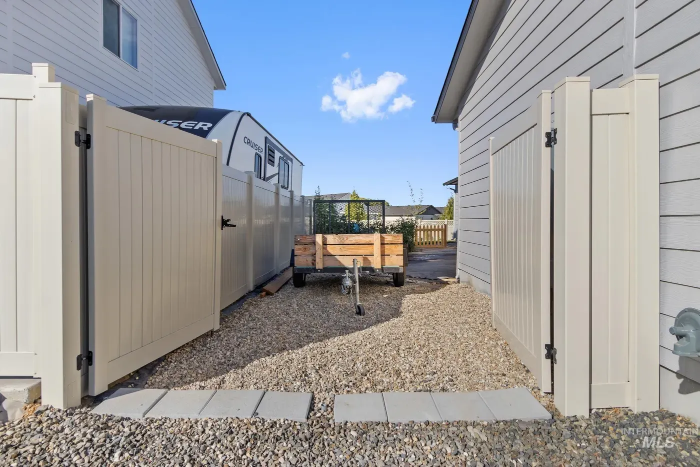 309 Black Onyx Ave, photo 3