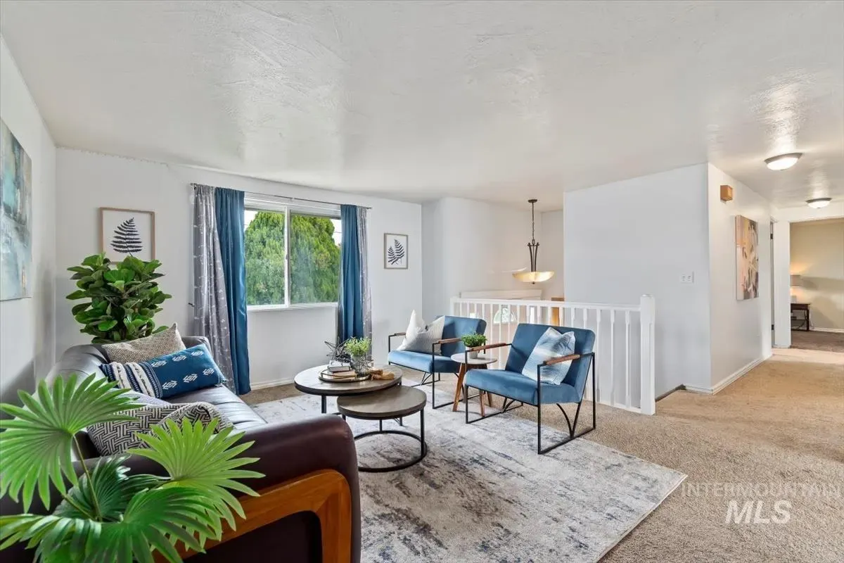 1137 W Owyhee Ave, photo 3