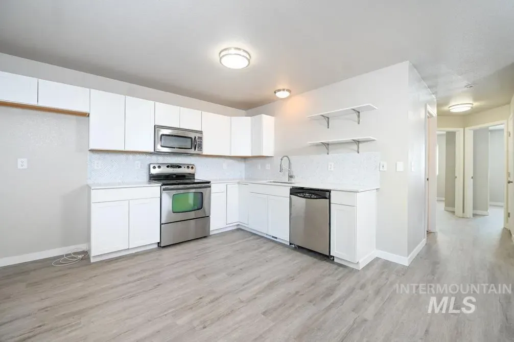 4710 W Normandie, photo 4