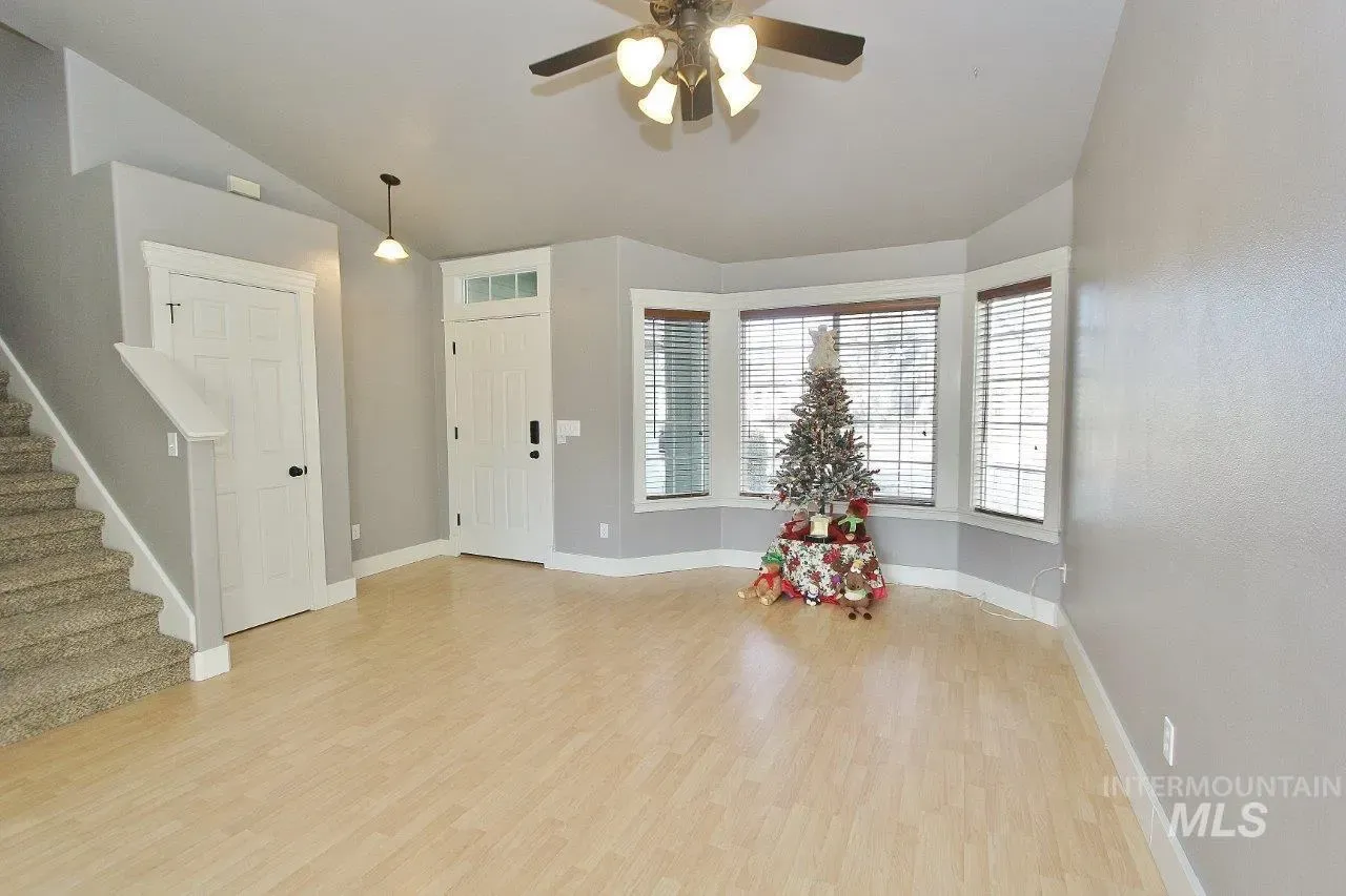 16928 N Chelford Loop, photo 4