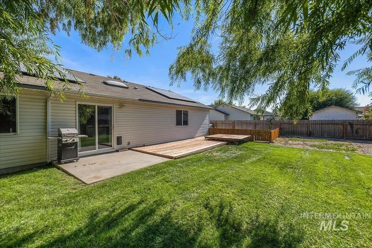 671 Goshawk Ave, photo 4