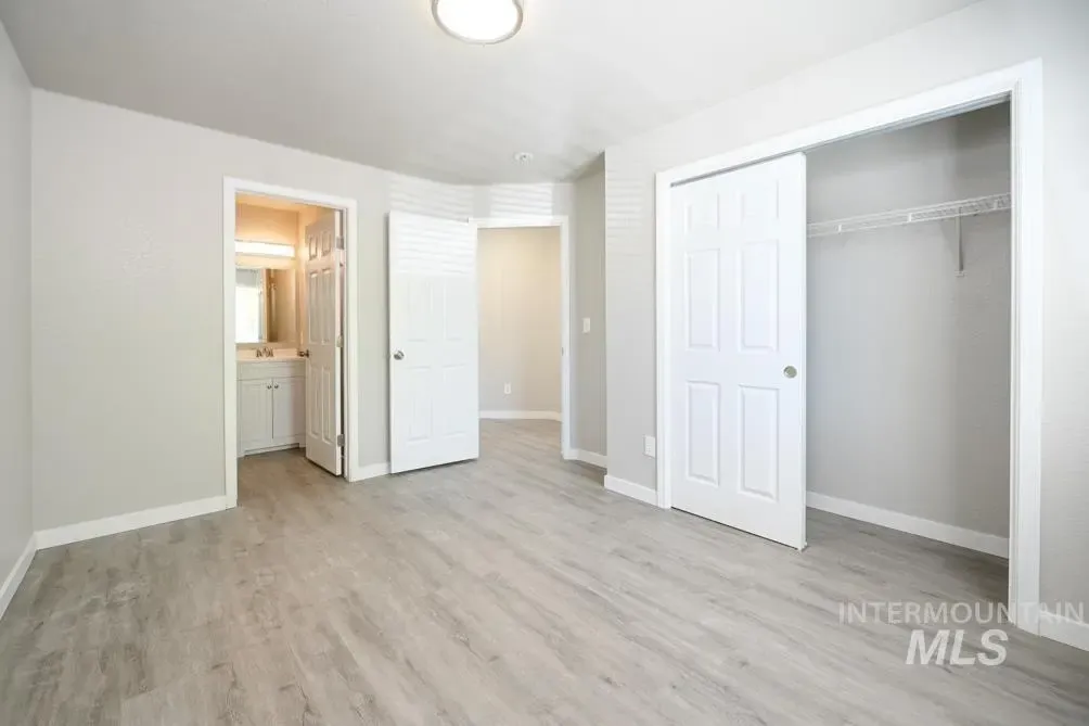 4710 W Normandie, photo 5
