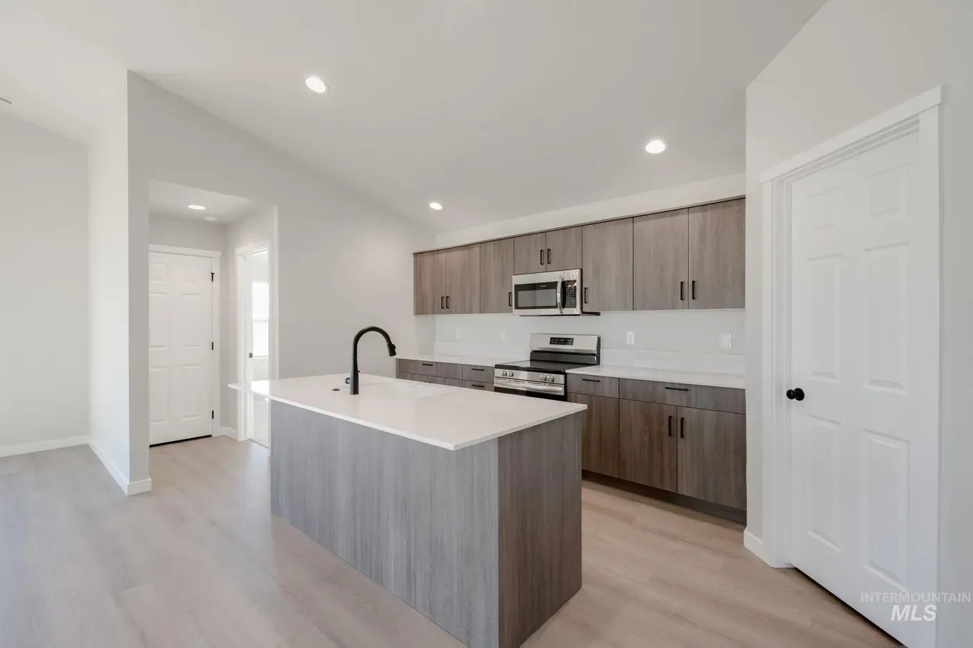 861 Strike Eagle St, photo 5