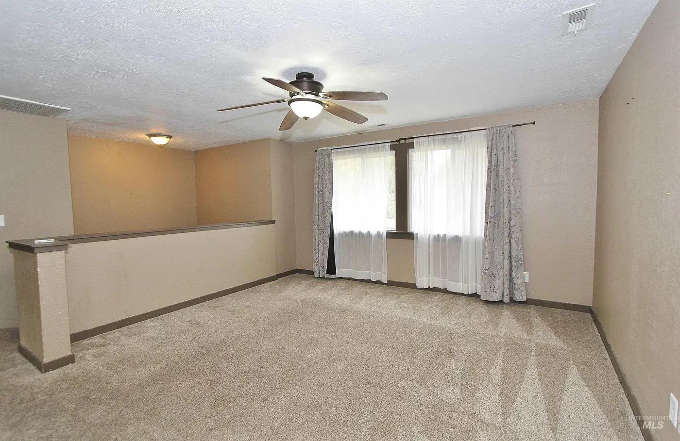 370 S 10th E, photo 5